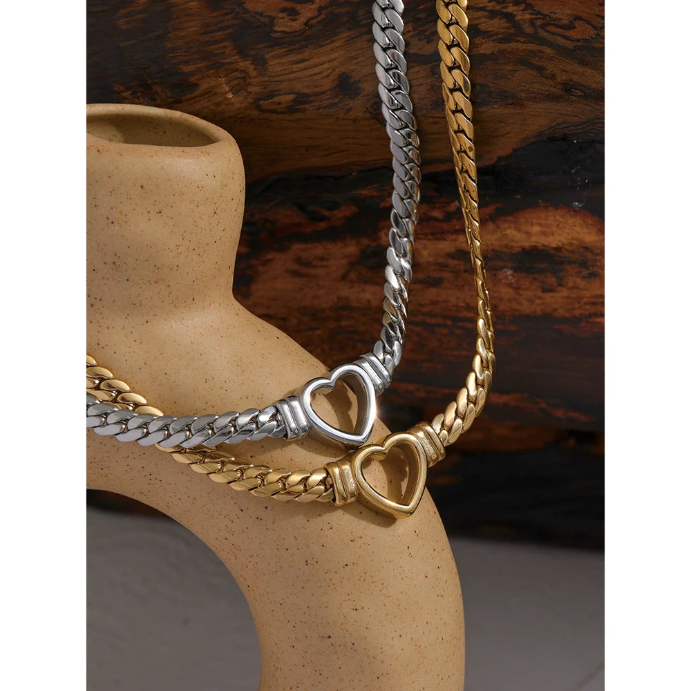 Vita Necklace