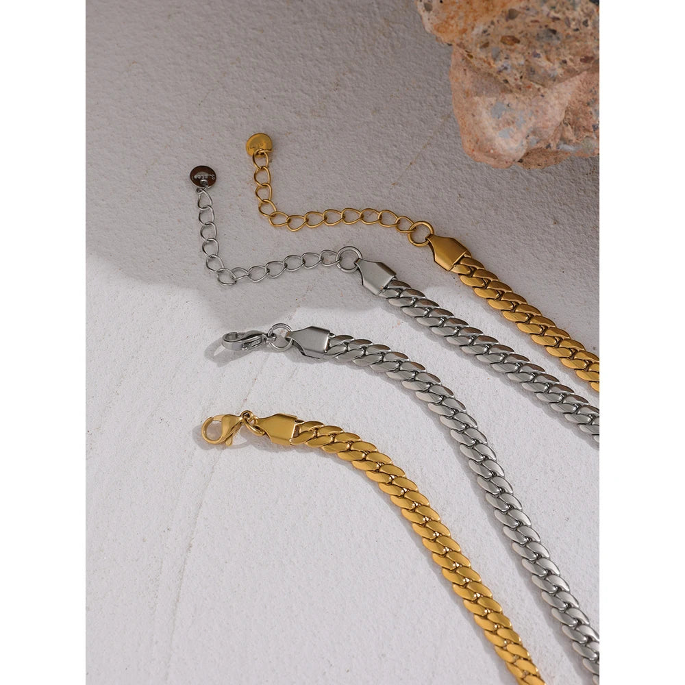 Vita Necklace