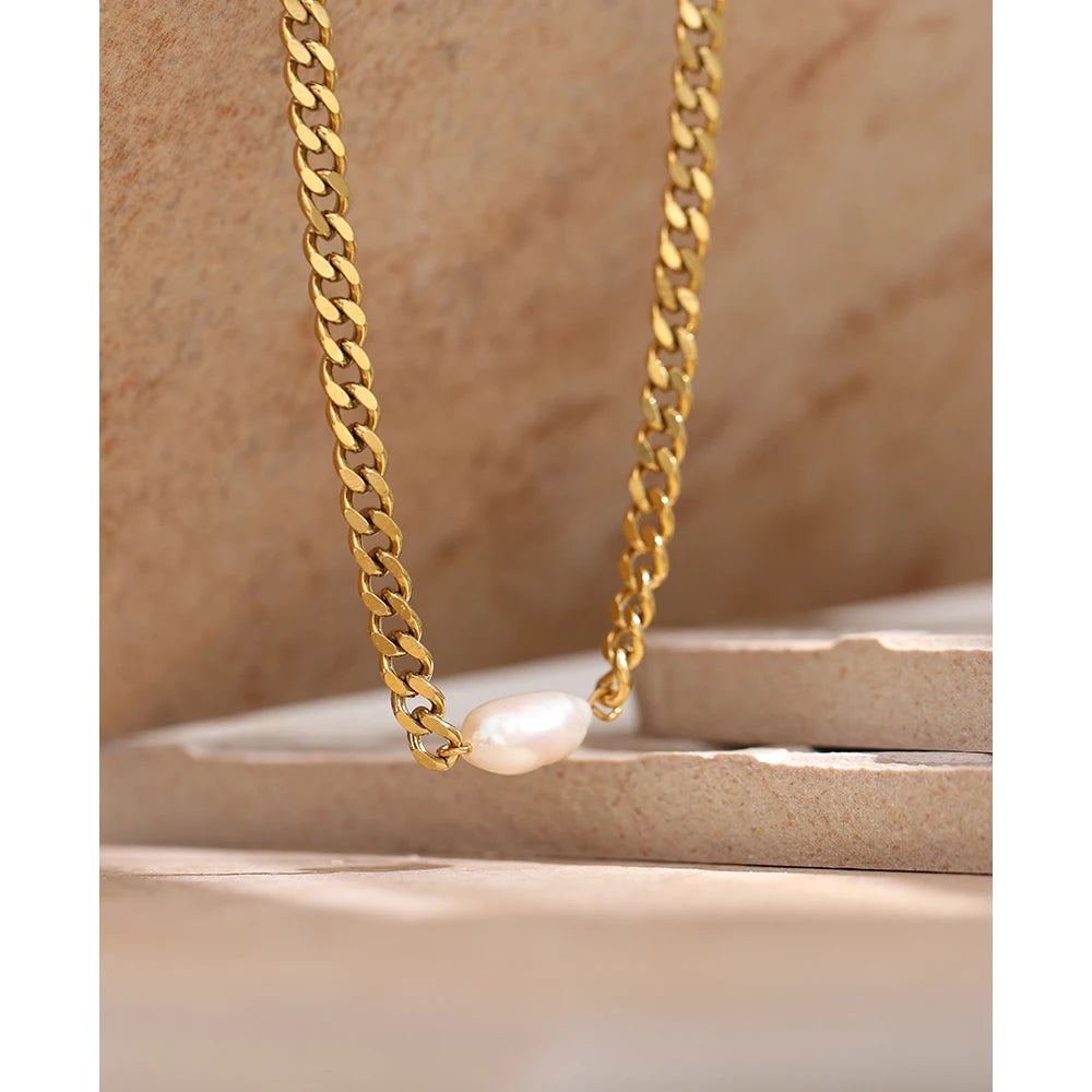 Saphira Necklace