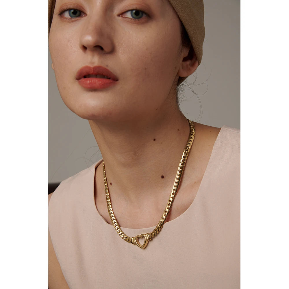 Vita Necklace
