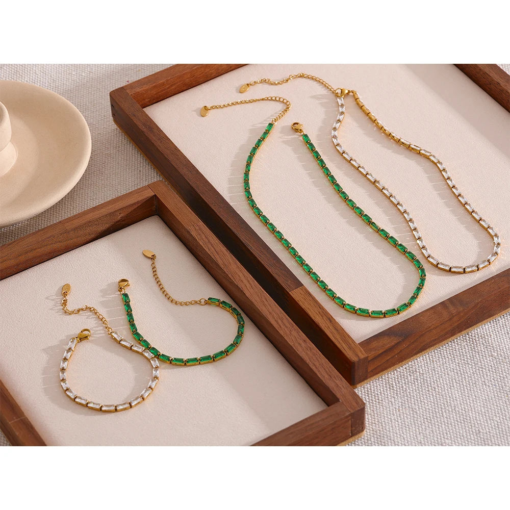 Amoure Necklace