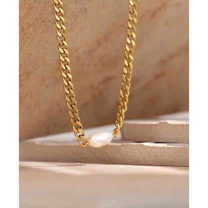 Saphira Necklace
